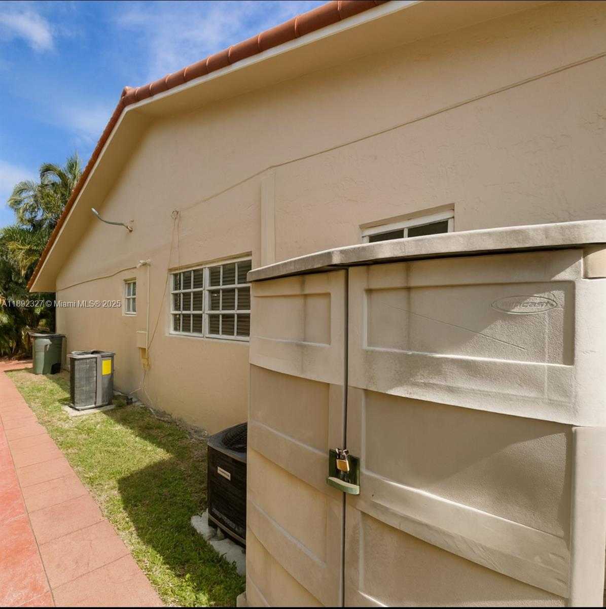 Small Image of 2849 WEST 71ST ST, Hialeah Number 19