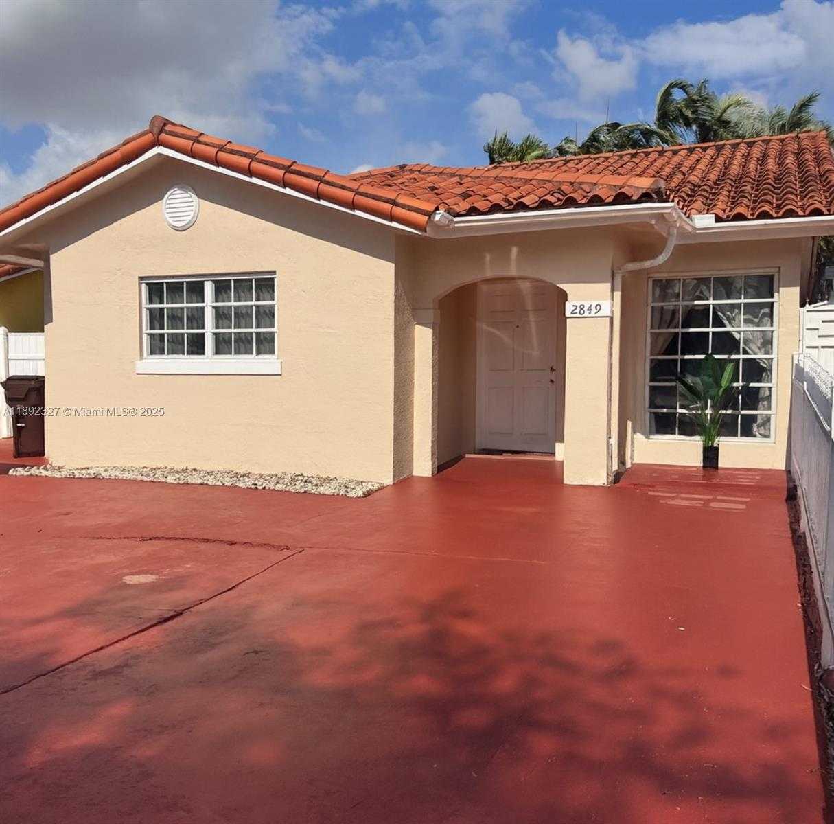 Small Image of 2849 WEST 71ST ST, Hialeah Number 2