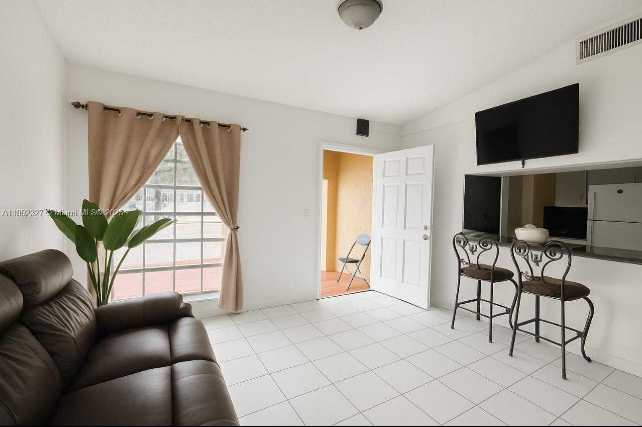 Small Image of 2849 WEST 71ST ST, Hialeah Number 4