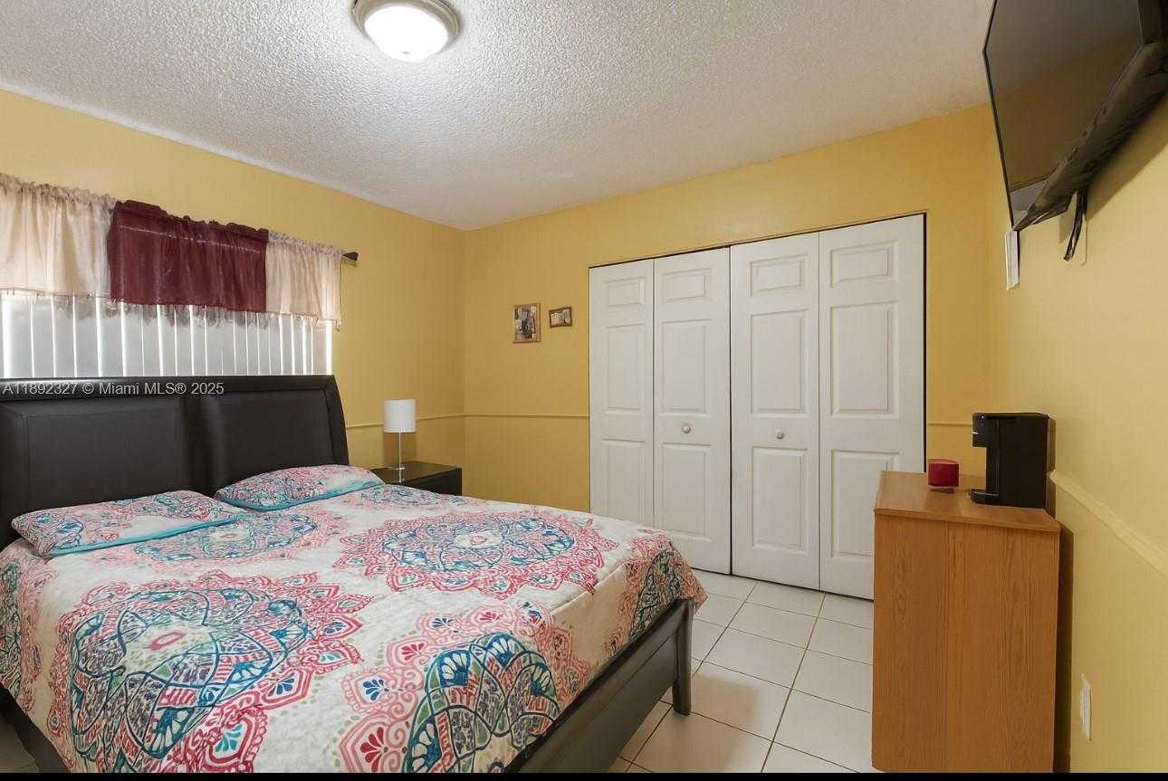 Small Image of 2849 WEST 71ST ST, Hialeah Number 7