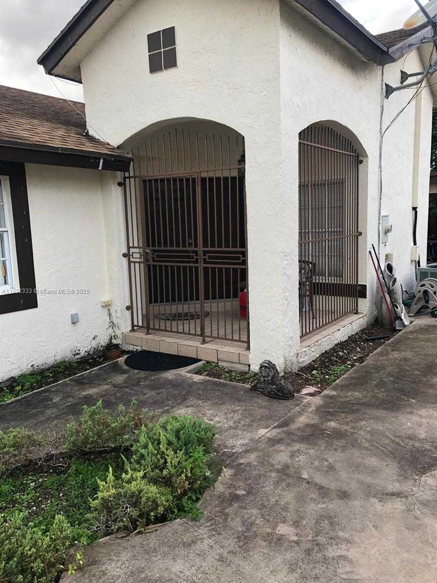 Small Image of 14249 SOUTH WEST 103RD TER, Miami Number 4