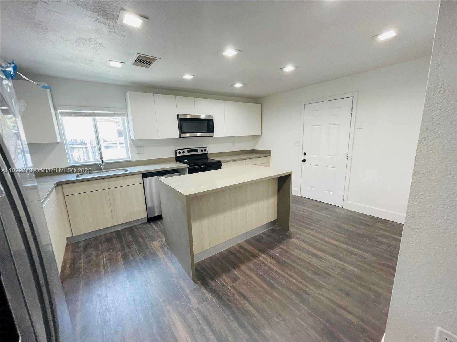 Small Image of 29939 SOUTH WEST 159TH DR, Homestead Number 9
