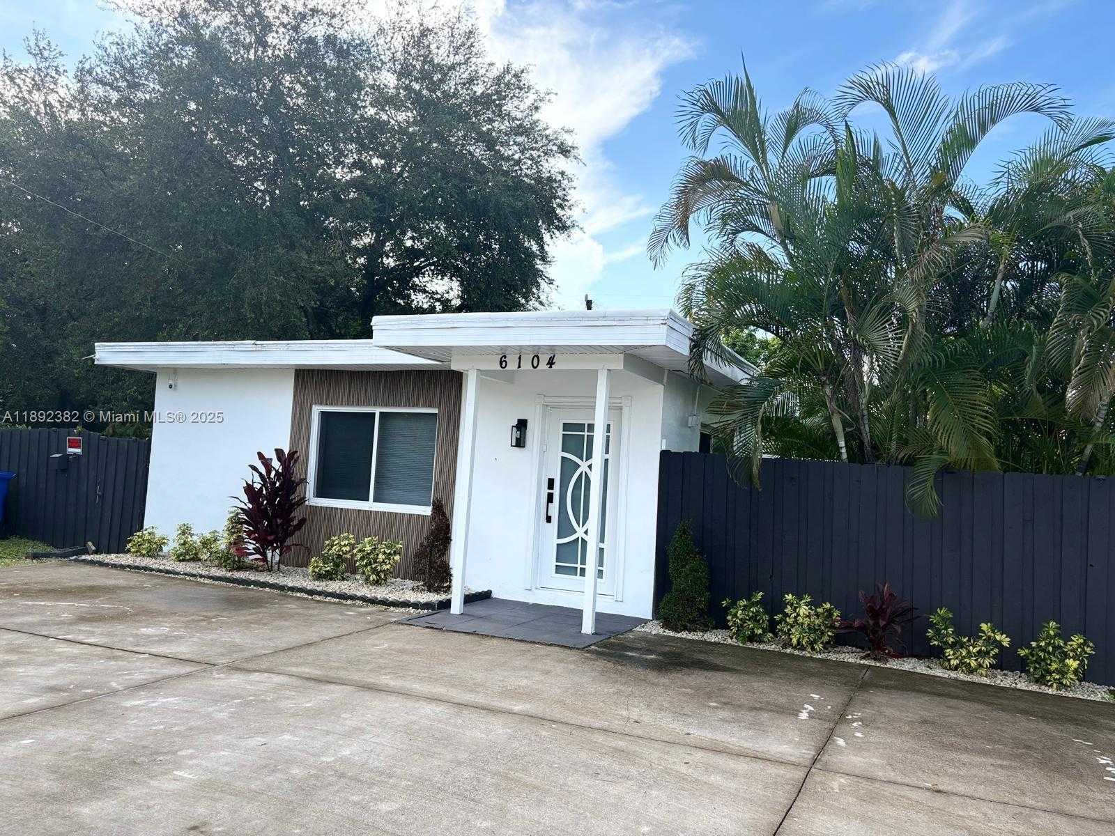Small Image of 6104 SOUTH WEST 33RD ST, Miramar Number 27