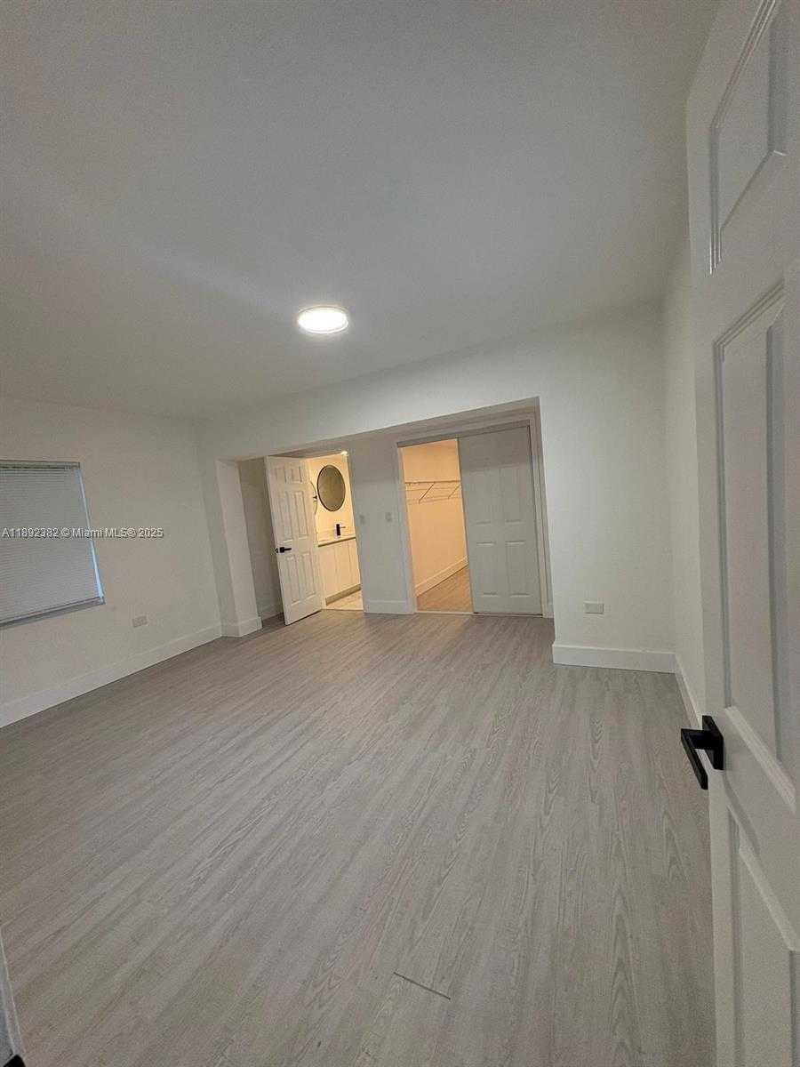Small Image of 6104 SOUTH WEST 33RD ST, Miramar Number 3