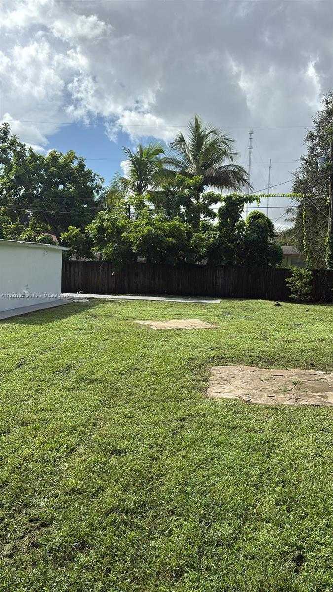 Small Image of 6104 SOUTH WEST 33RD ST, Miramar Number 4