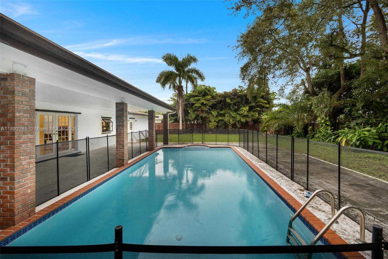 Small Image of 8320 SOUTH WEST 162ND ST, Palmetto Bay Number 11