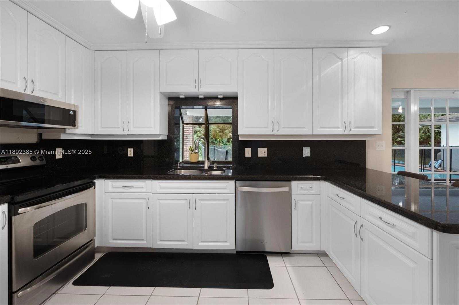 Small Image of 8320 SOUTH WEST 162ND ST, Palmetto Bay Number 5