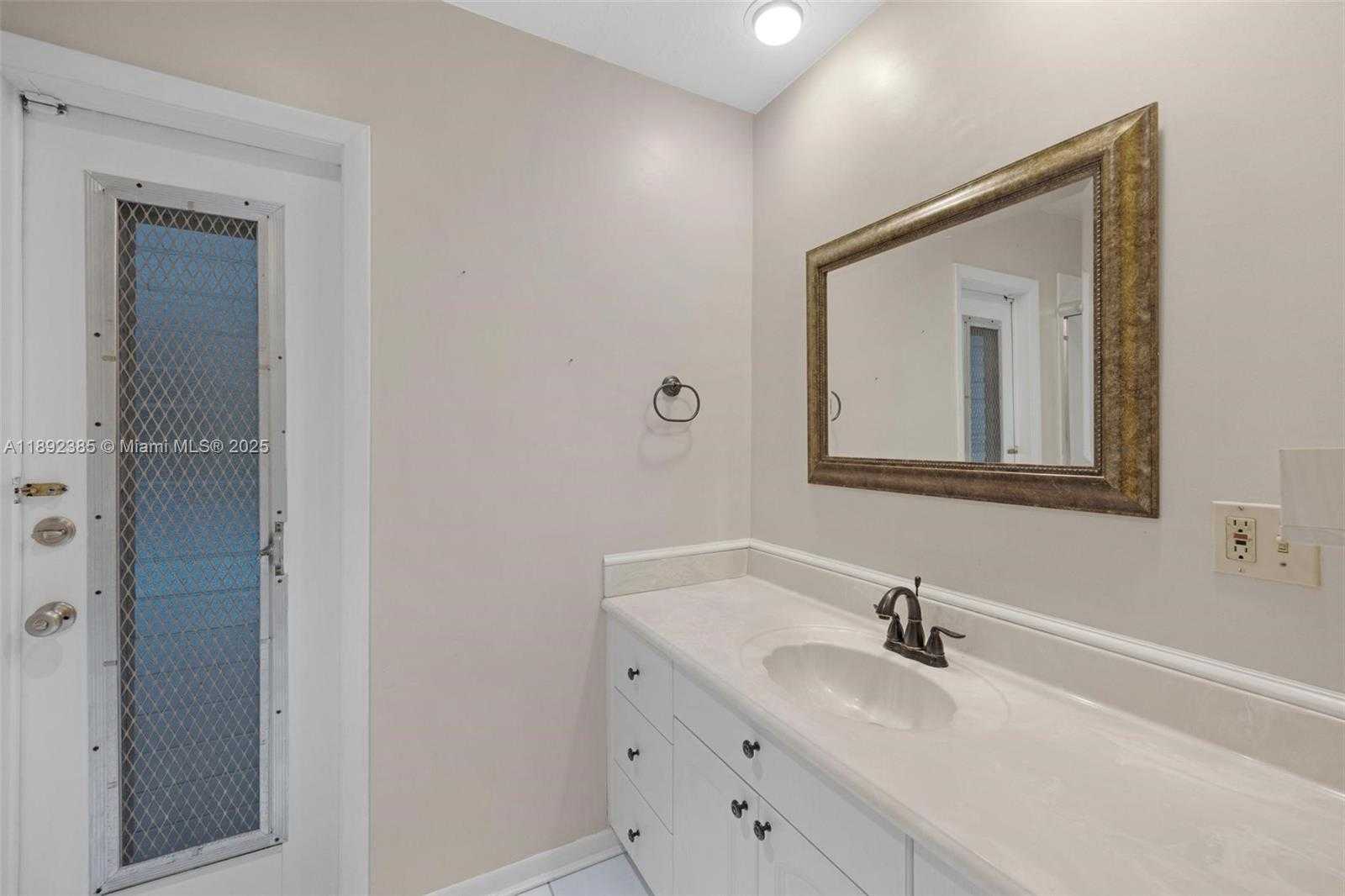 Small Image of 8320 SOUTH WEST 162ND ST, Palmetto Bay Number 7