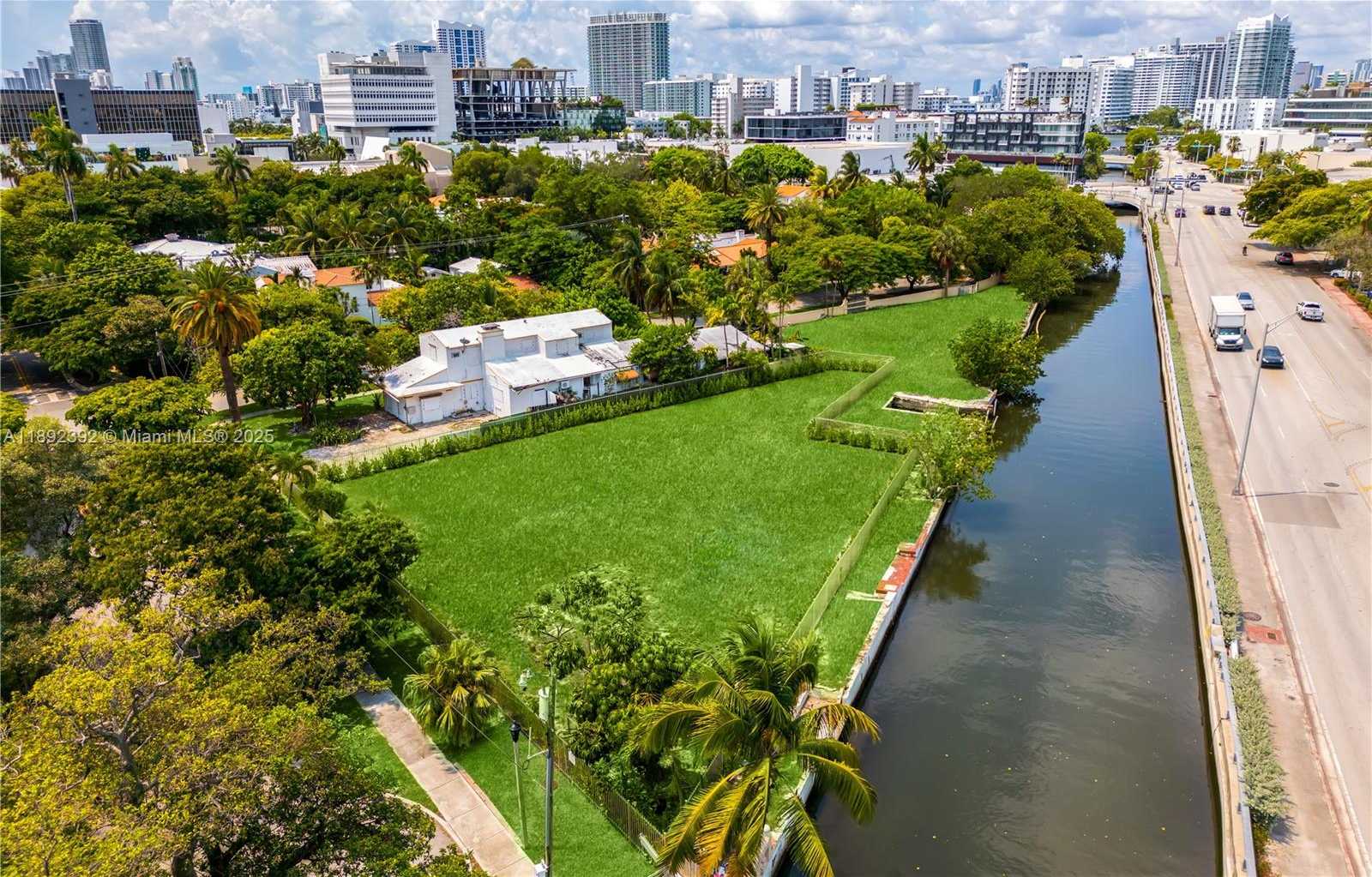 Small Image of 1800 MICHIGAN AVE, Miami Beach Number 3