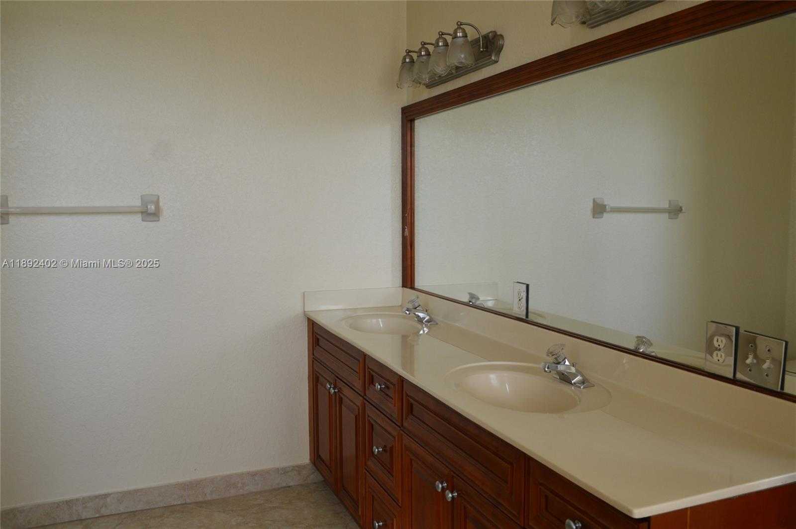 Small Image of 2257 SOUTH WEST 132ND AVE, Miramar Number 12