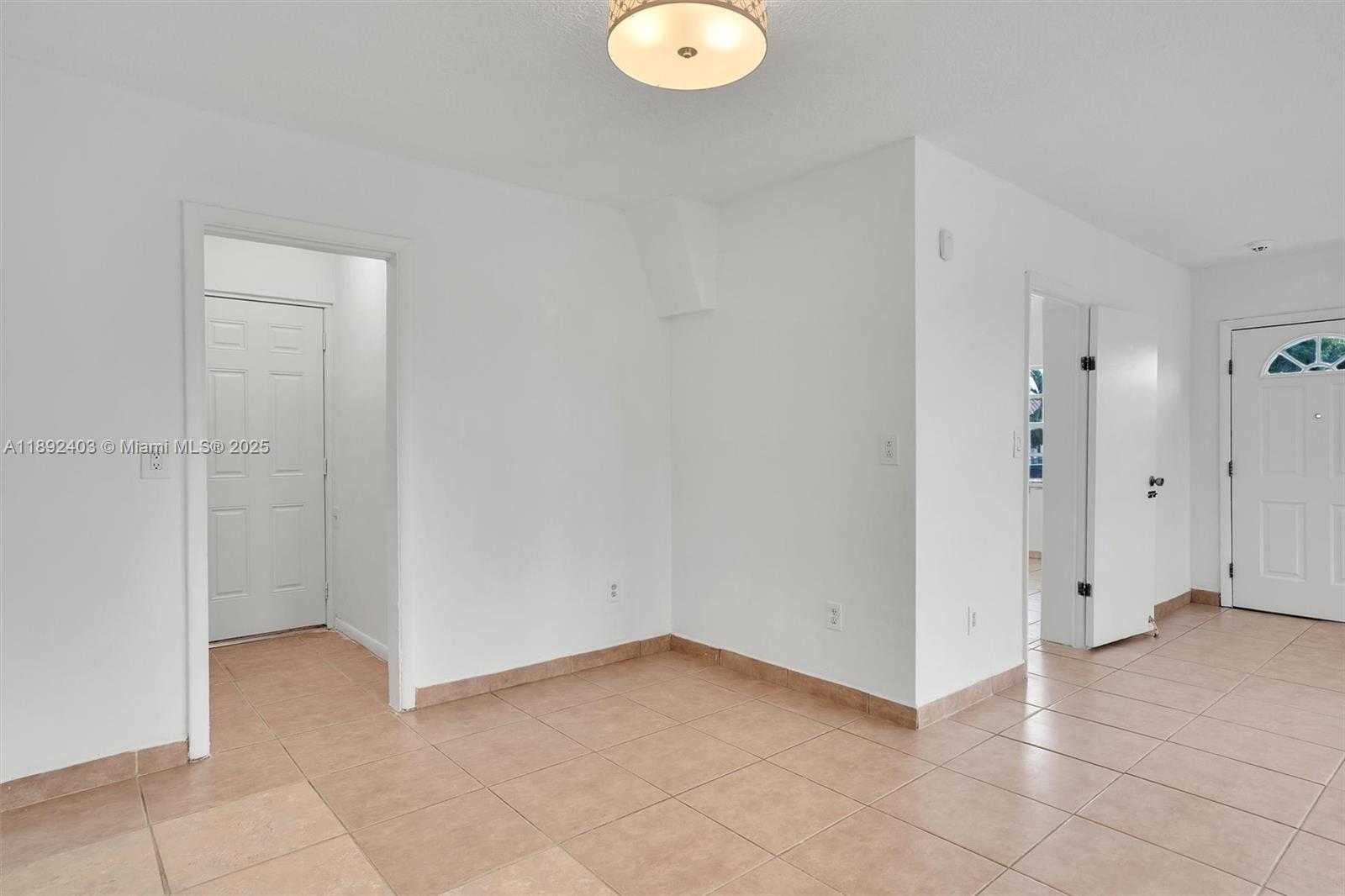 Small Image of 2506 WEST 9TH CT, Hialeah Number 10