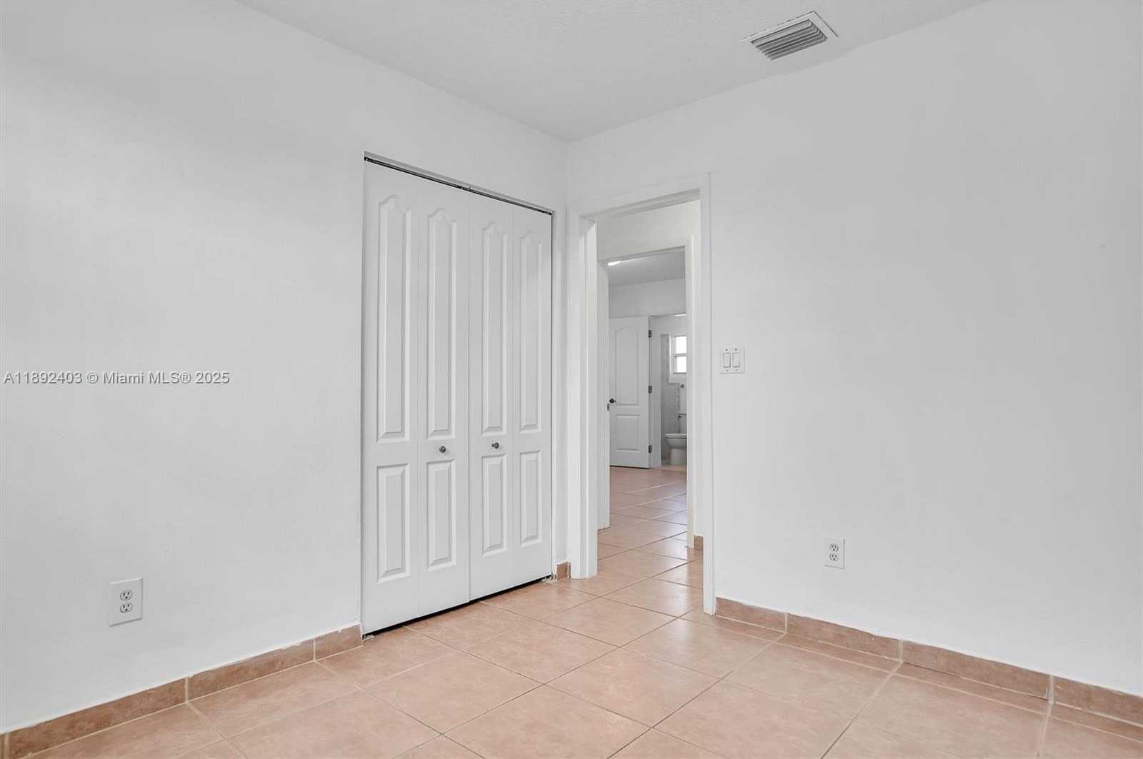 Small Image of 2506 WEST 9TH CT, Hialeah Number 13