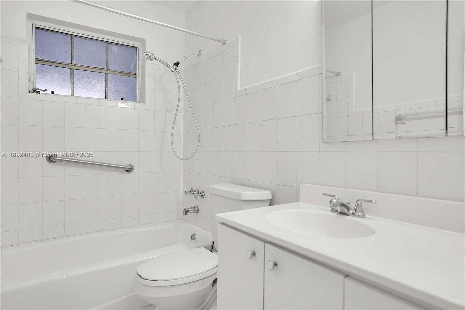 Small Image of 2506 WEST 9TH CT, Hialeah Number 14