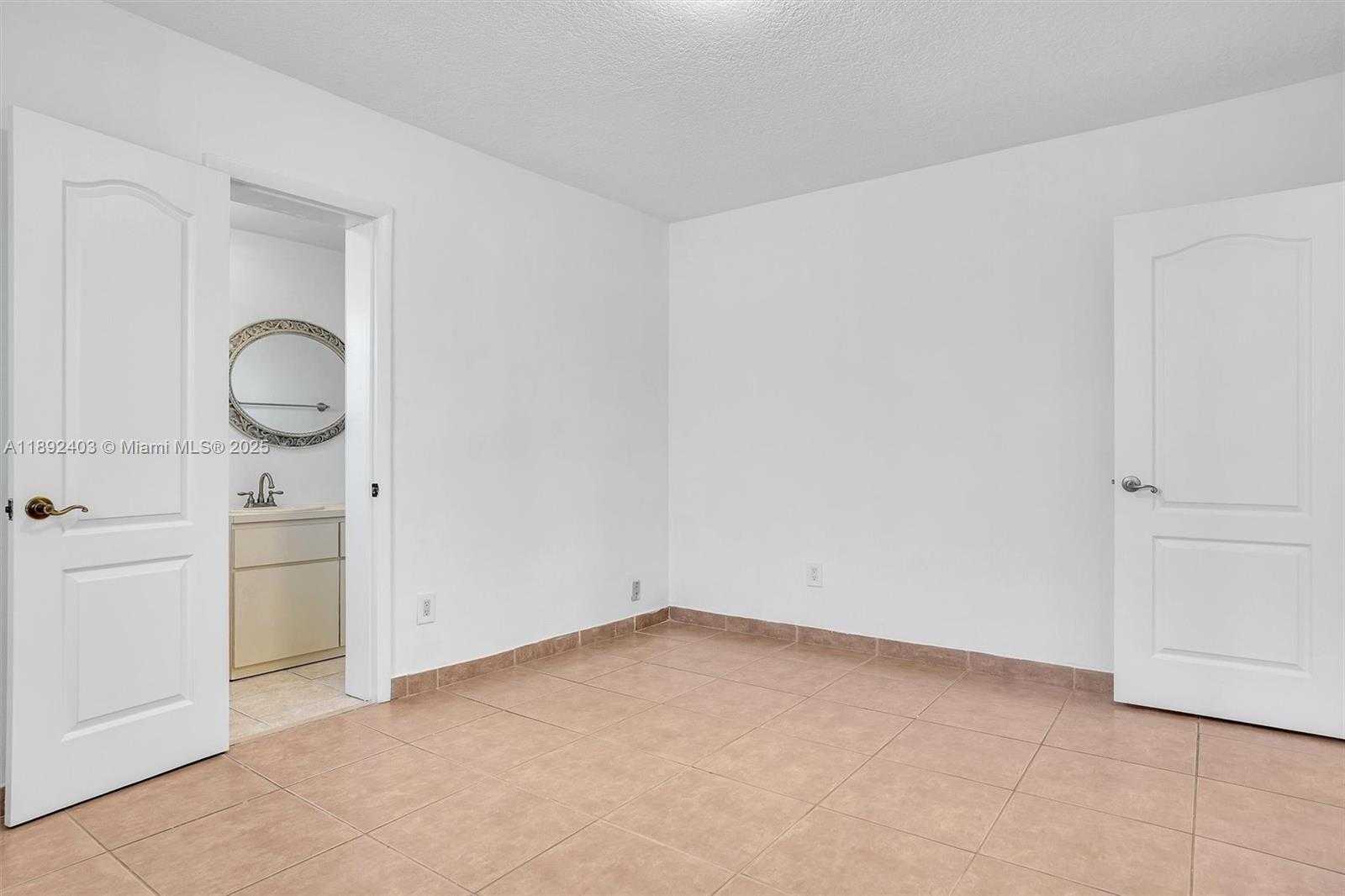 Small Image of 2506 WEST 9TH CT, Hialeah Number 16