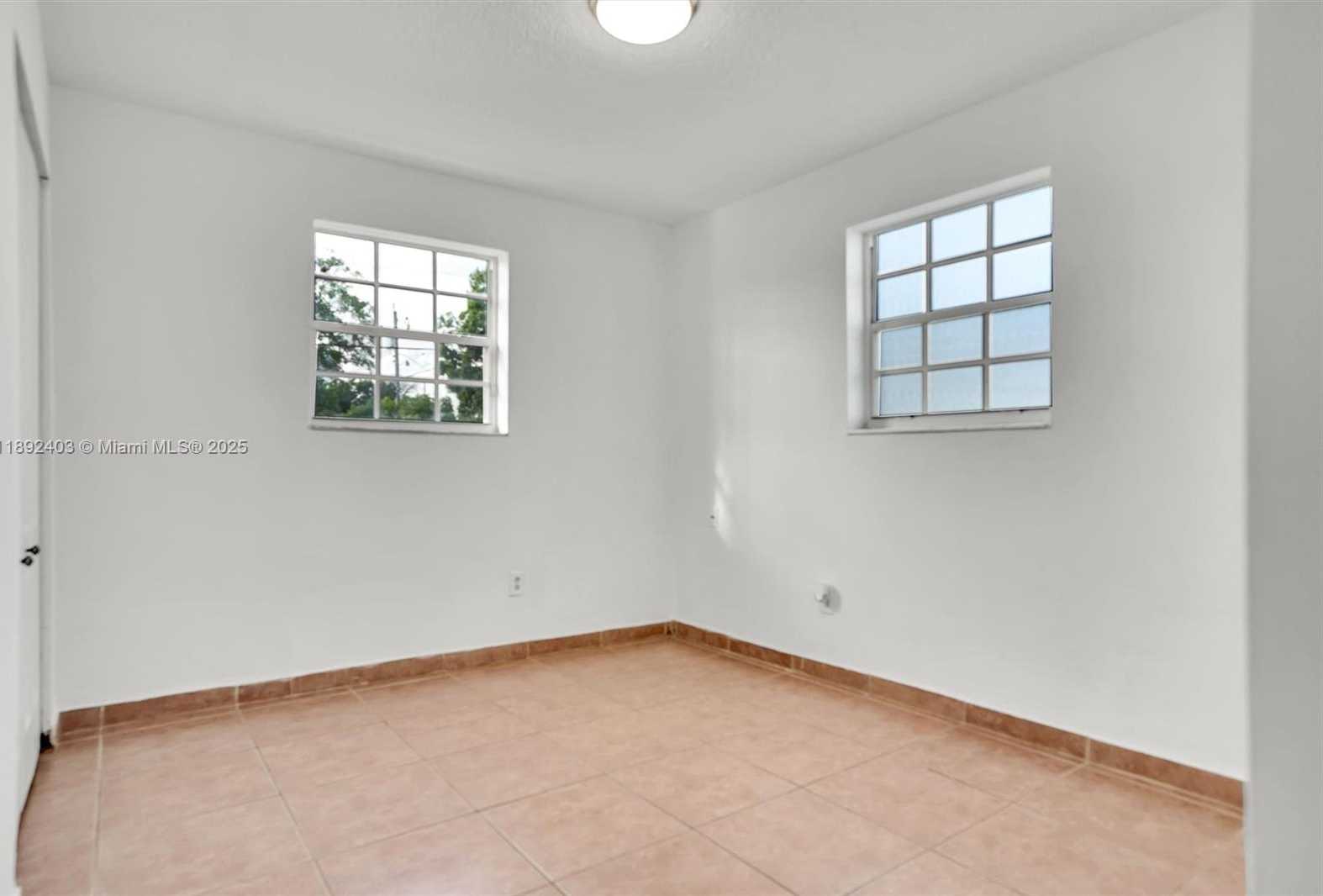 Small Image of 2506 WEST 9TH CT, Hialeah Number 19