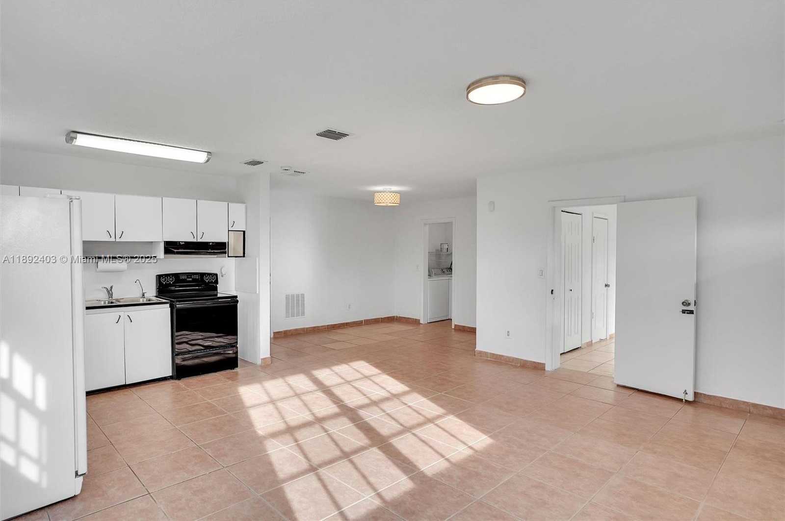 Small Image of 2506 WEST 9TH CT, Hialeah Number 2