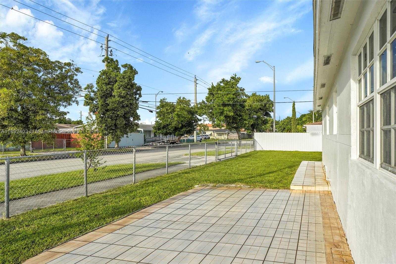 Small Image of 2506 WEST 9TH CT, Hialeah Number 21
