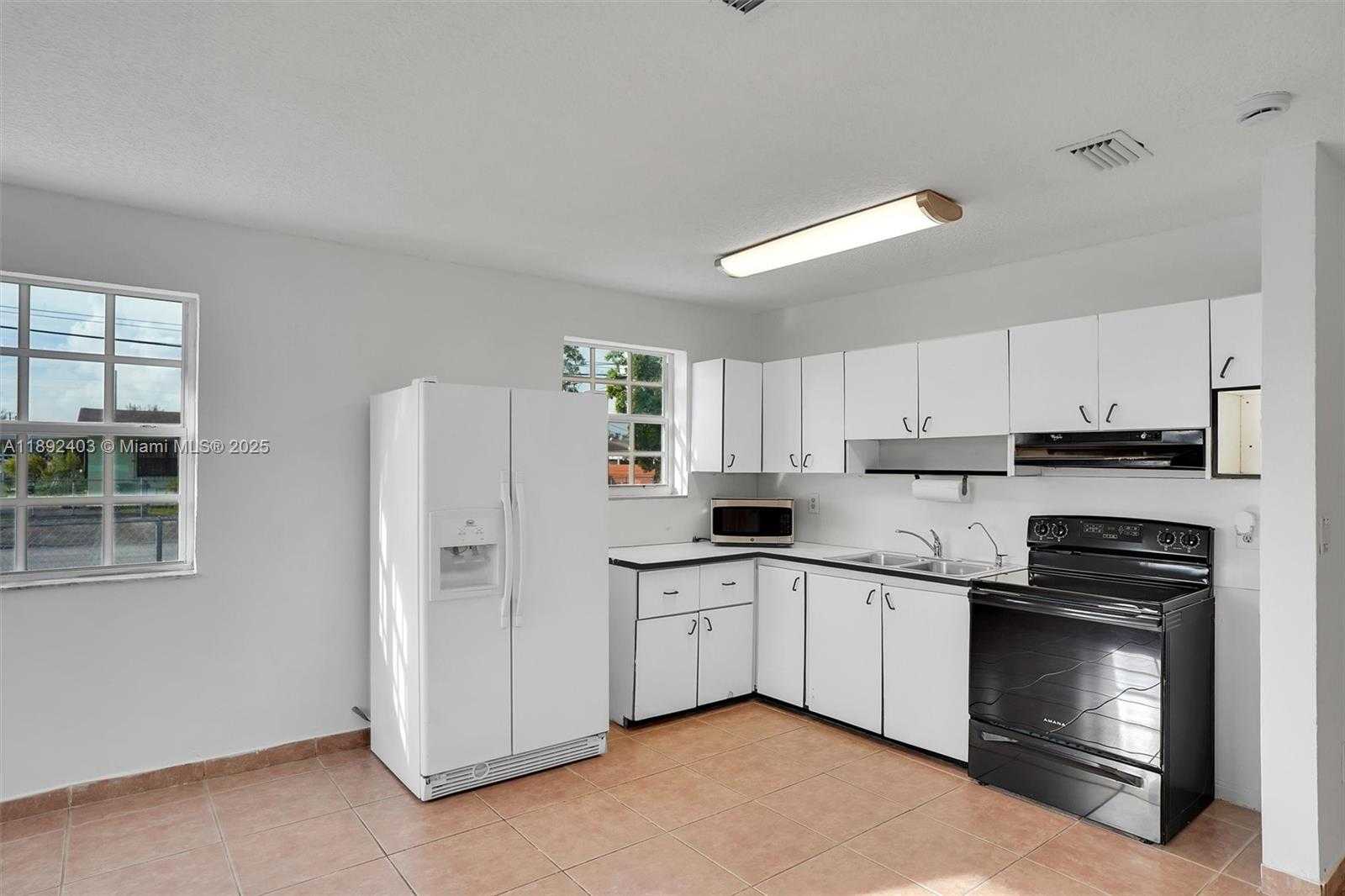 Small Image of 2506 WEST 9TH CT, Hialeah Number 4