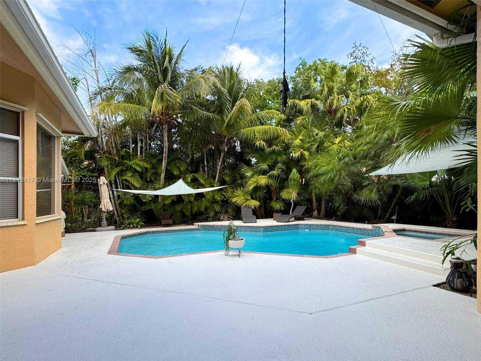 Small Image of 375 SABAL WAY, Weston Number 58