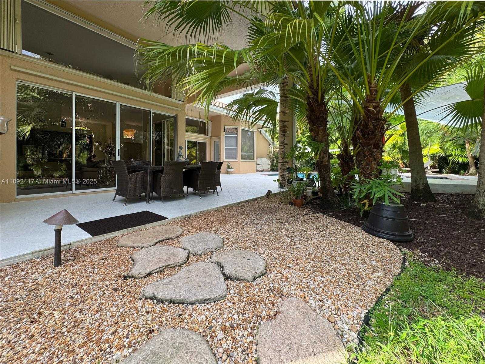 Small Image of 375 SABAL WAY, Weston Number 65