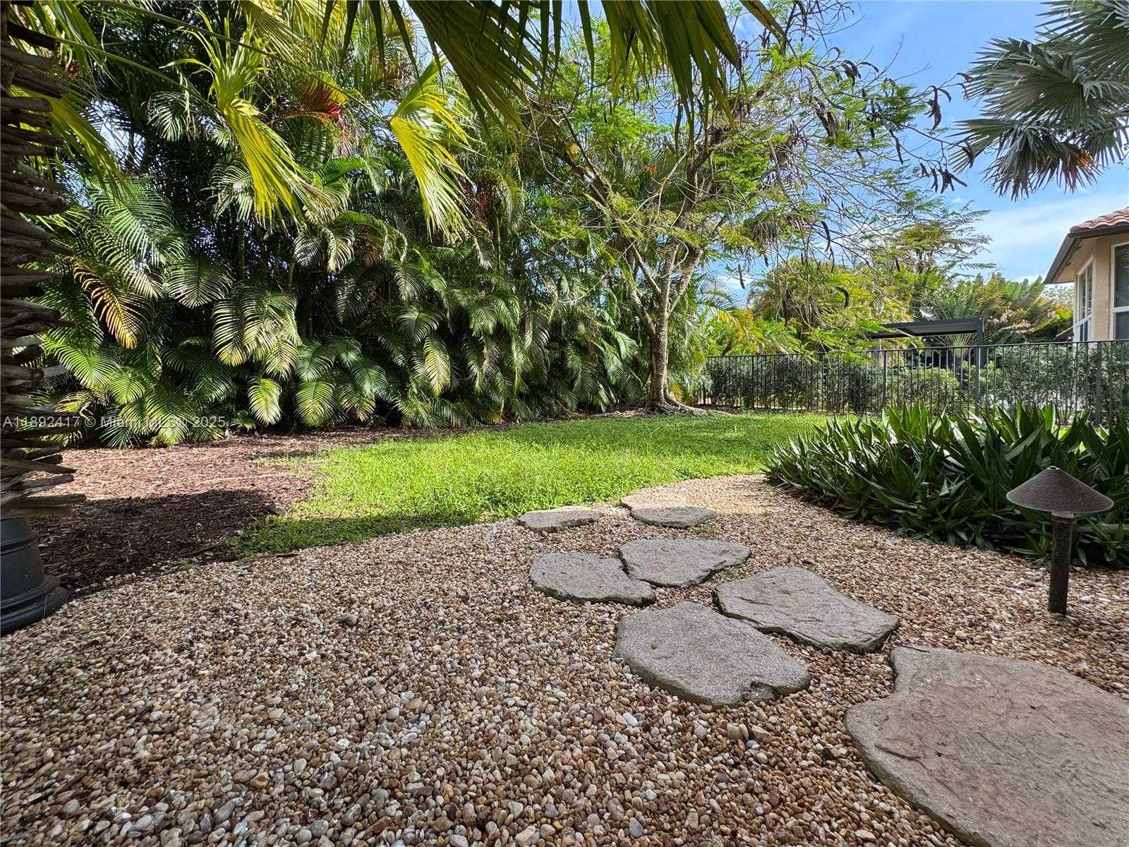 Small Image of 375 SABAL WAY, Weston Number 67