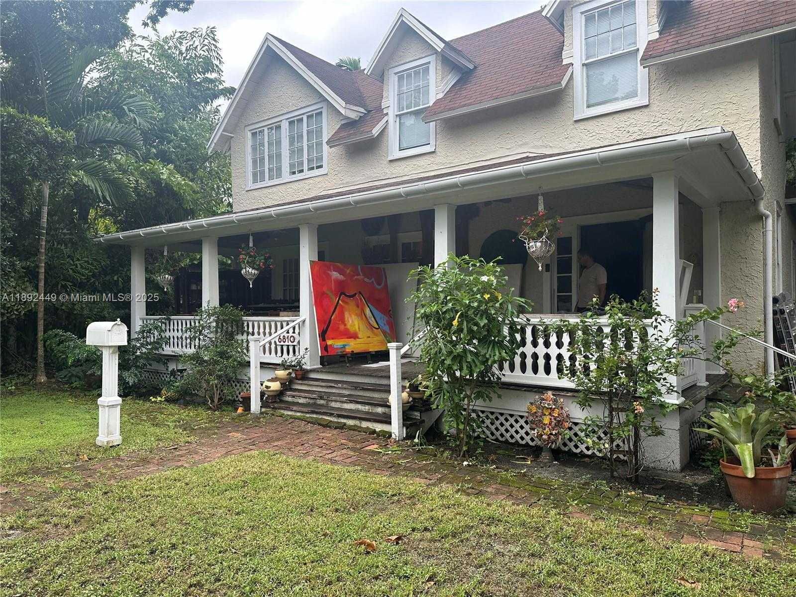 Small Image of 6810 MAYNADA ST, Coral Gables Number 2