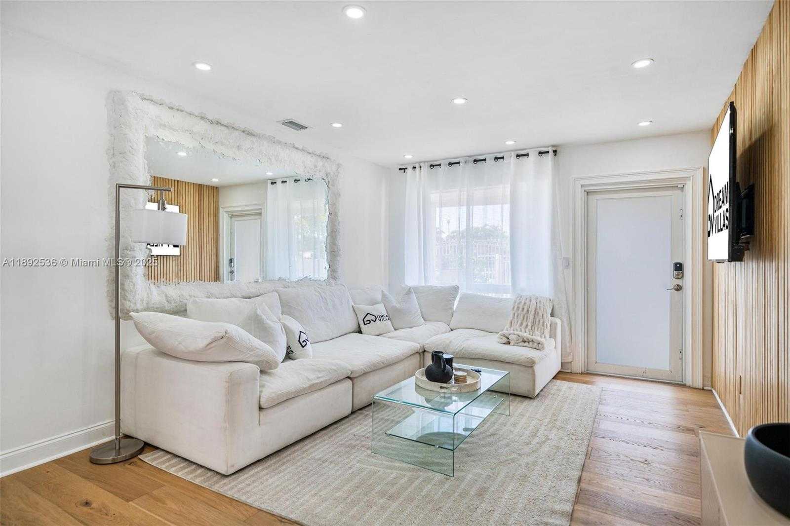 Small Image of 14705 NORTH EAST 11TH CT, North Miami Number 14