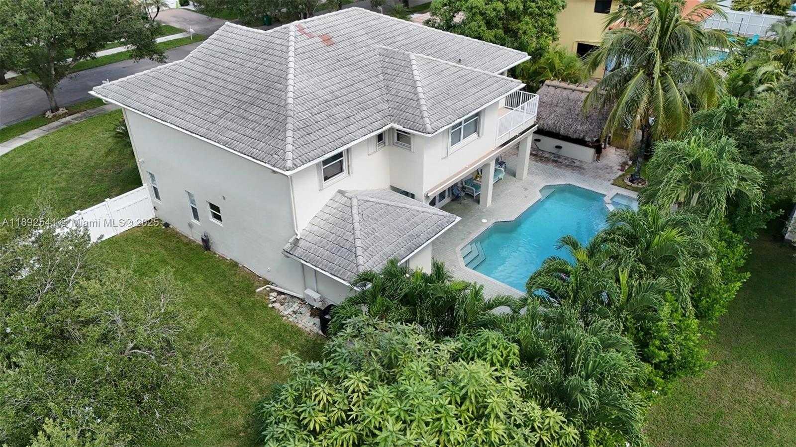 Small Image of 15982 SOUTH WEST 61ST ST, Davie Number 2