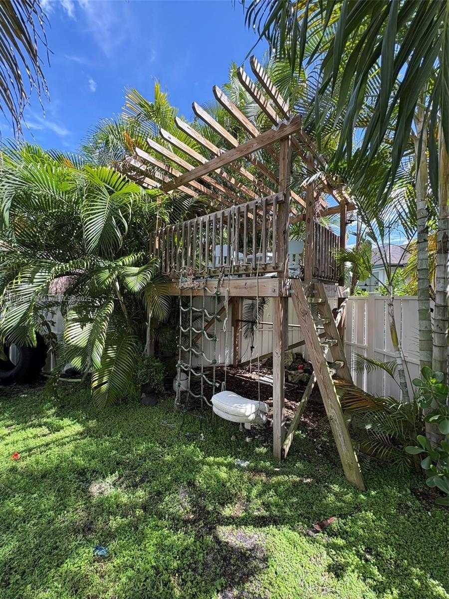 Small Image of 15982 SOUTH WEST 61ST ST, Davie Number 27