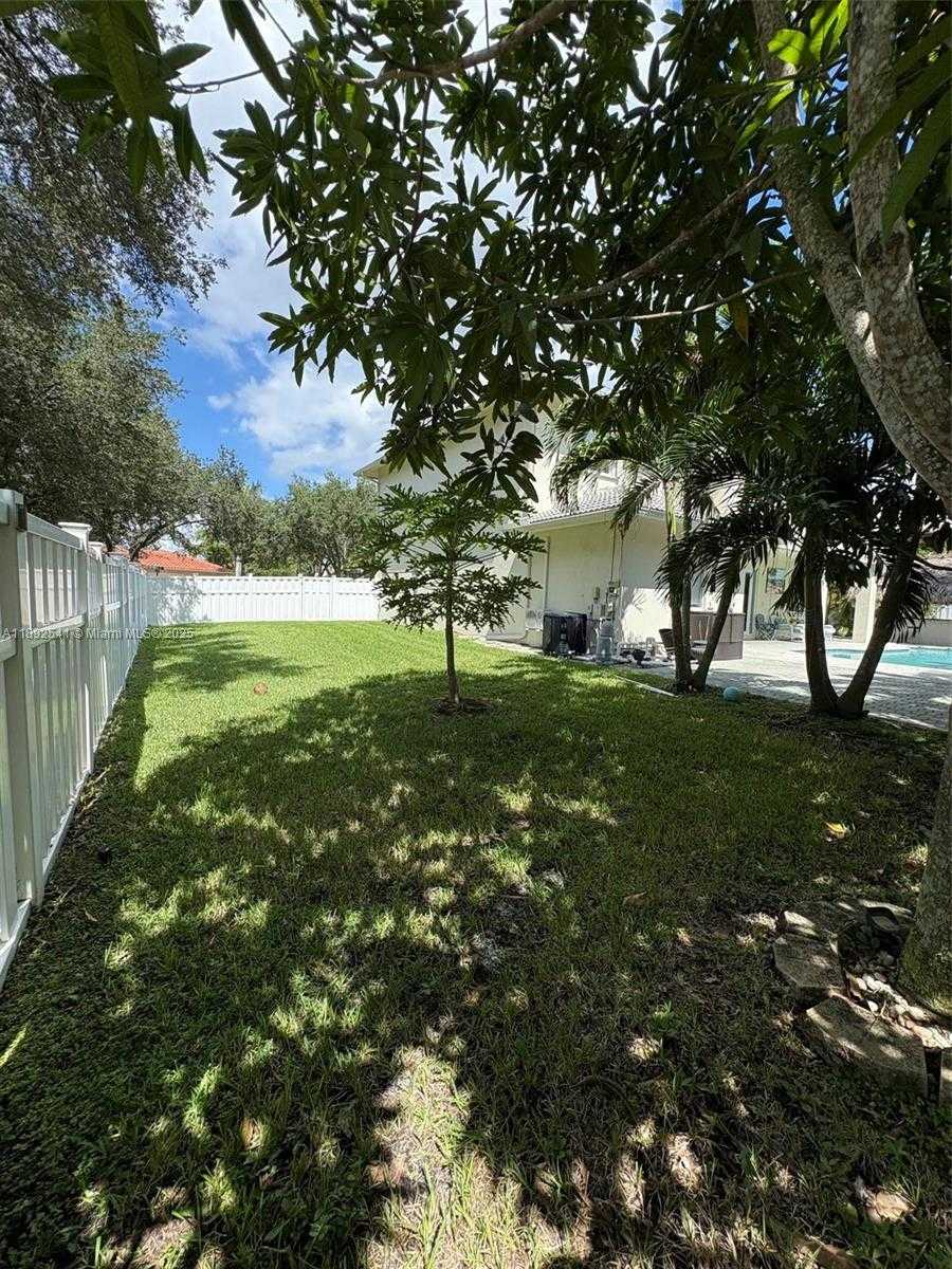Small Image of 15982 SOUTH WEST 61ST ST, Davie Number 28