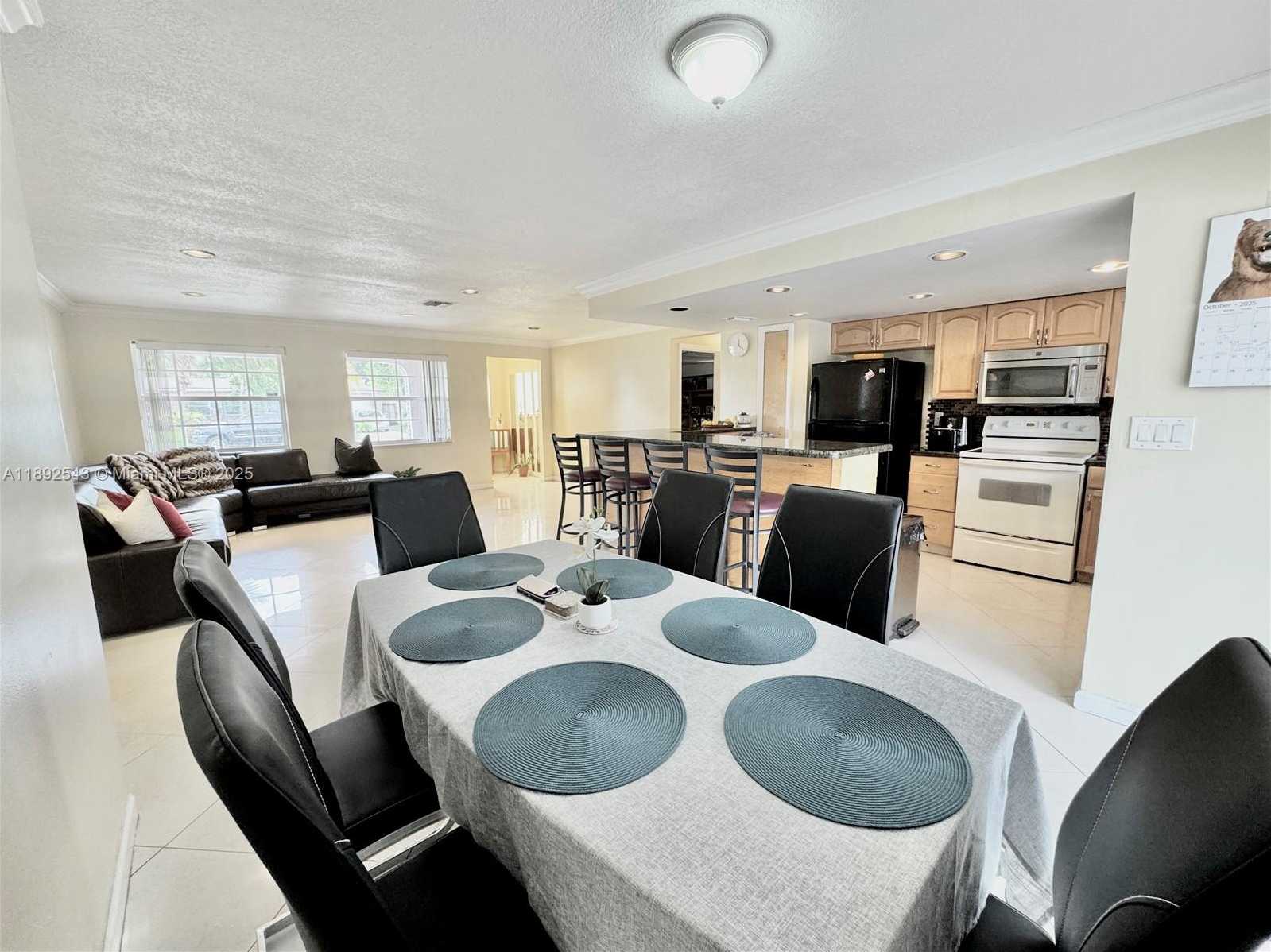 Small Image of 6875 NORTH WEST 1ST CT, Margate Number 10
