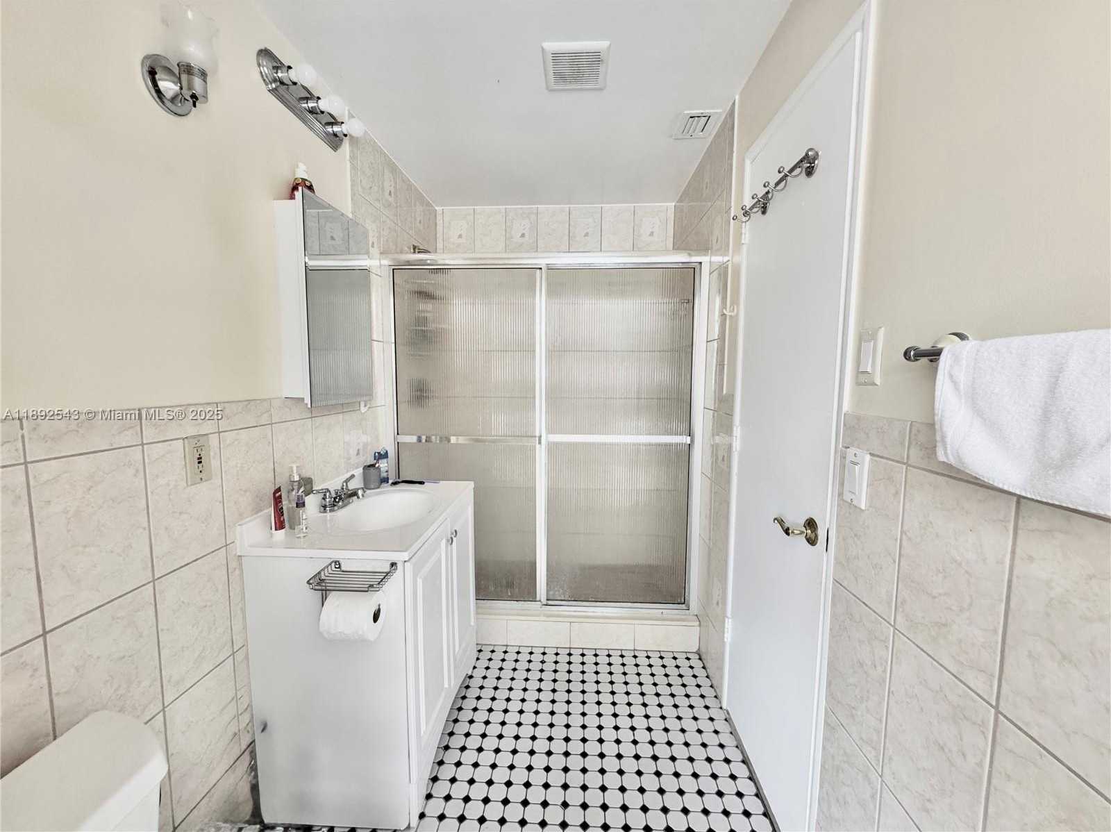 Small Image of 6875 NORTH WEST 1ST CT, Margate Number 16