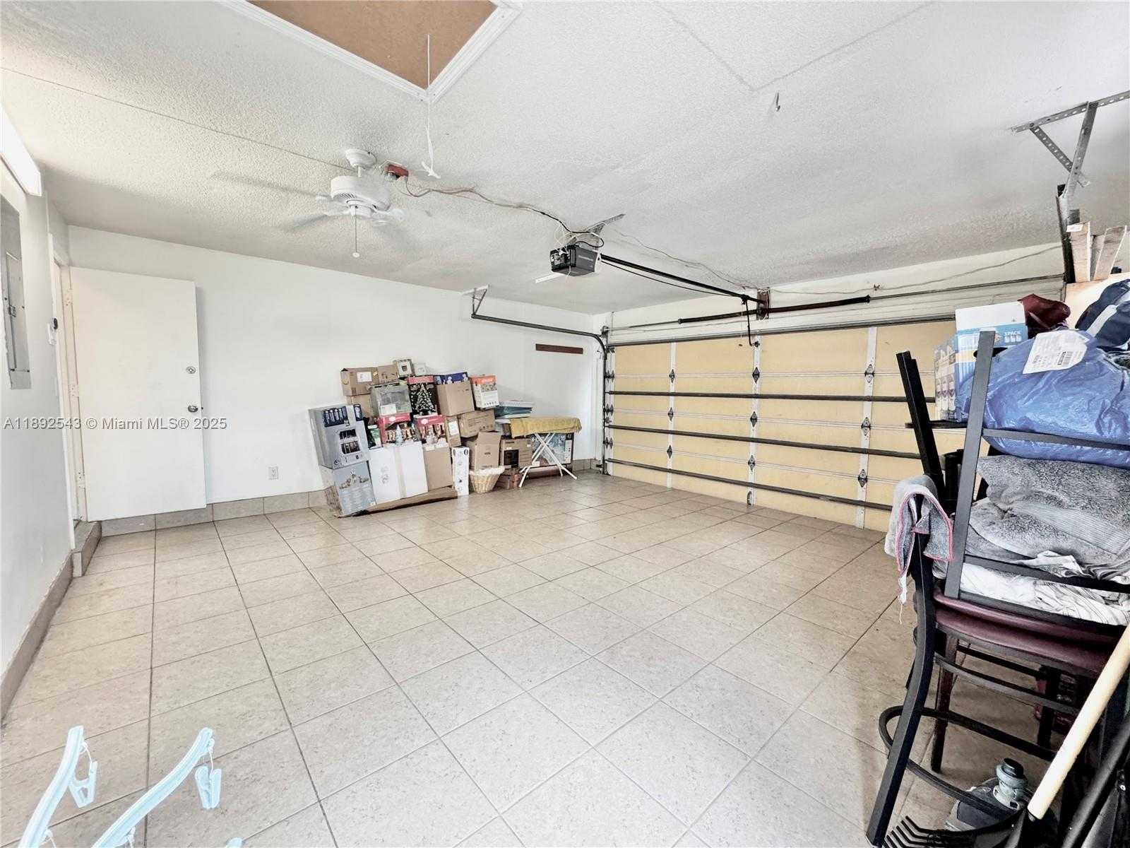 Small Image of 6875 NORTH WEST 1ST CT, Margate Number 18
