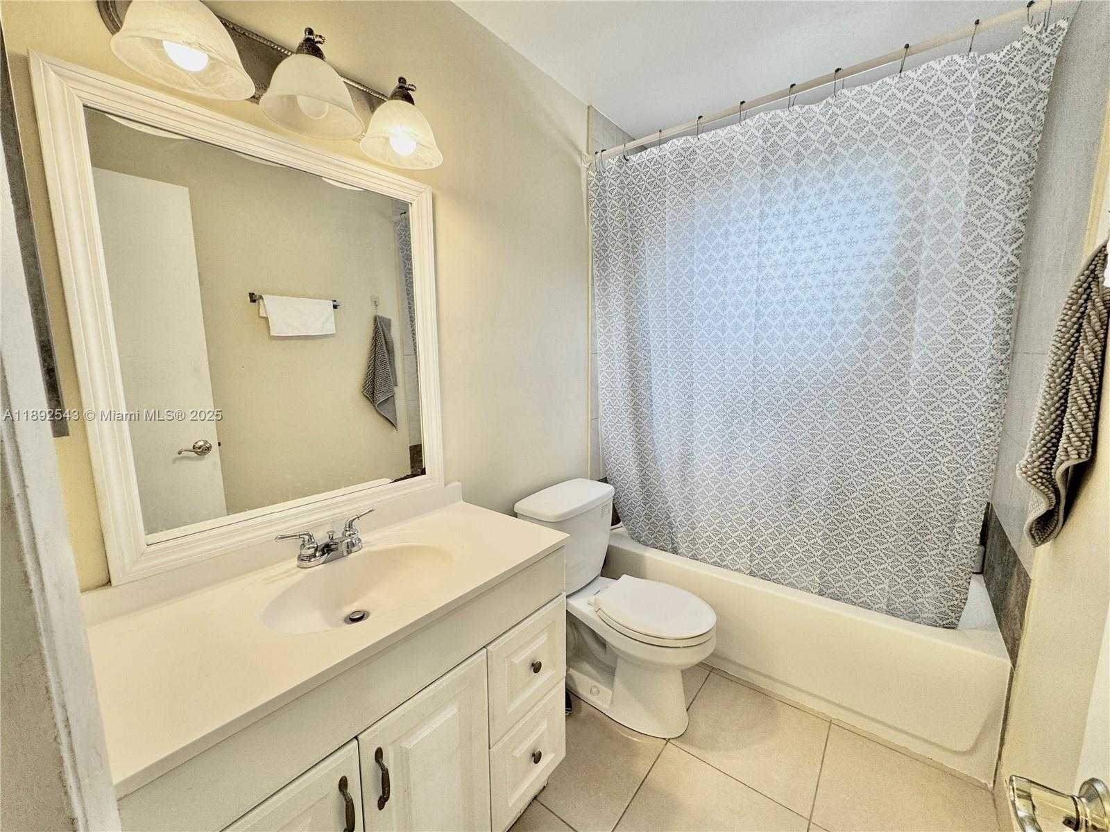 Small Image of 6875 NORTH WEST 1ST CT, Margate Number 21
