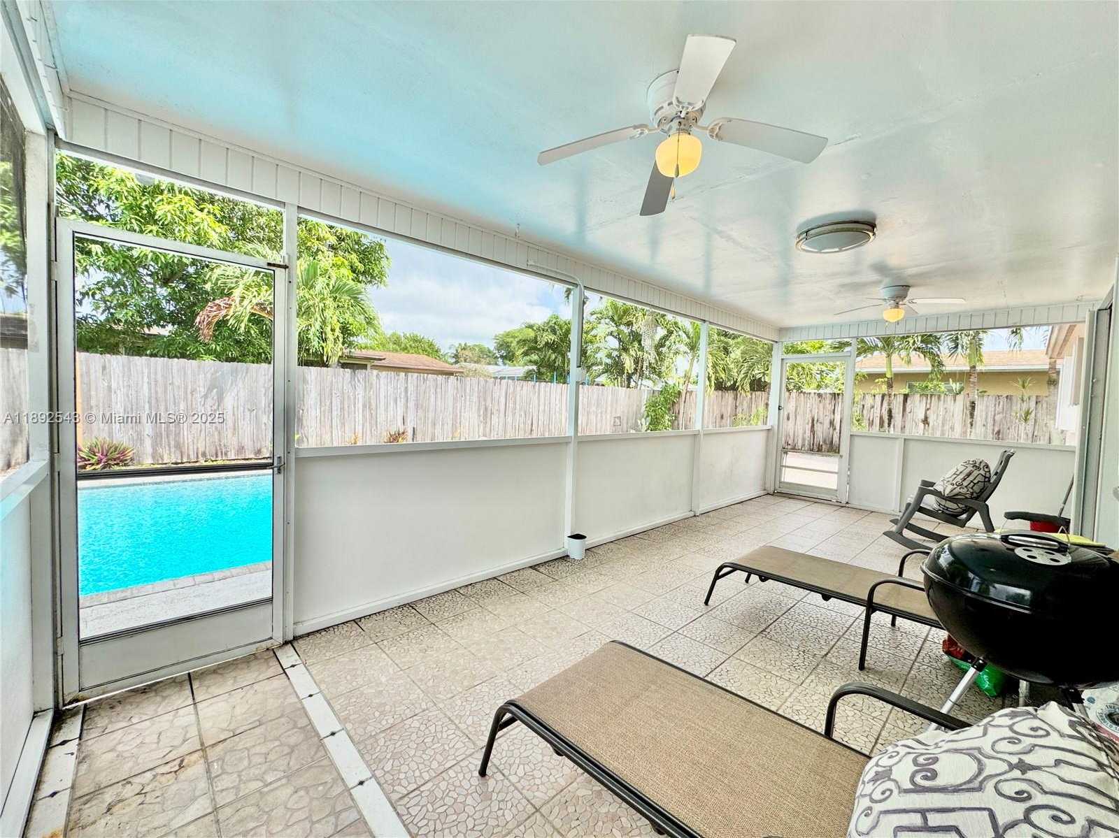 Small Image of 6875 NORTH WEST 1ST CT, Margate Number 23