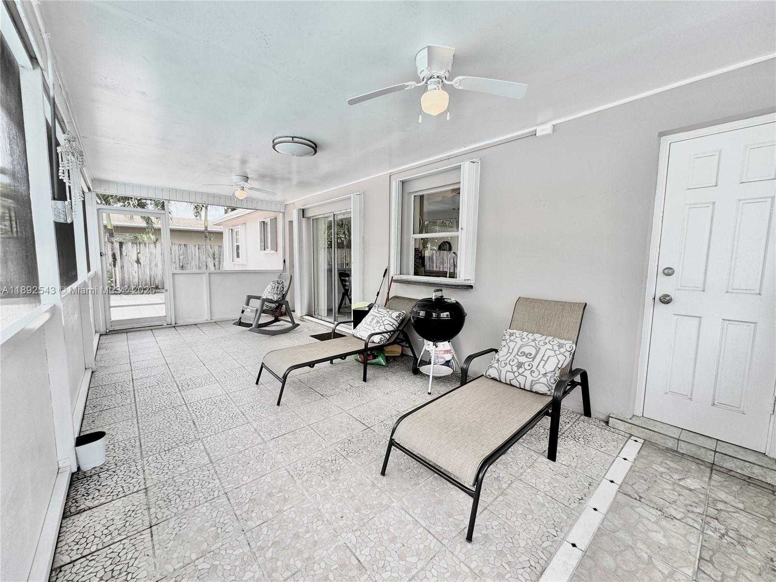 Small Image of 6875 NORTH WEST 1ST CT, Margate Number 24
