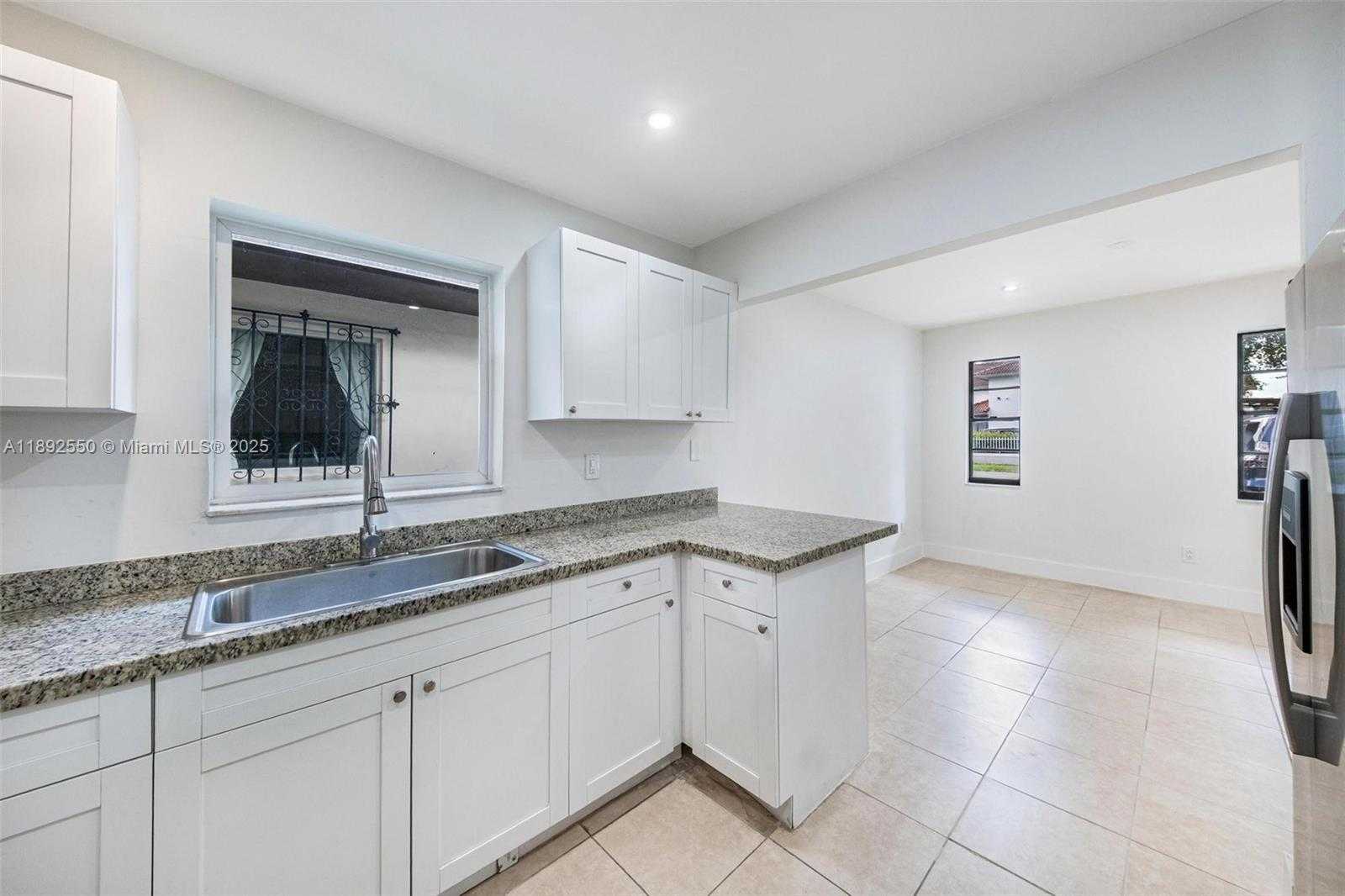 Small Image of 1283 WEST 42ND ST, Hialeah Number 10