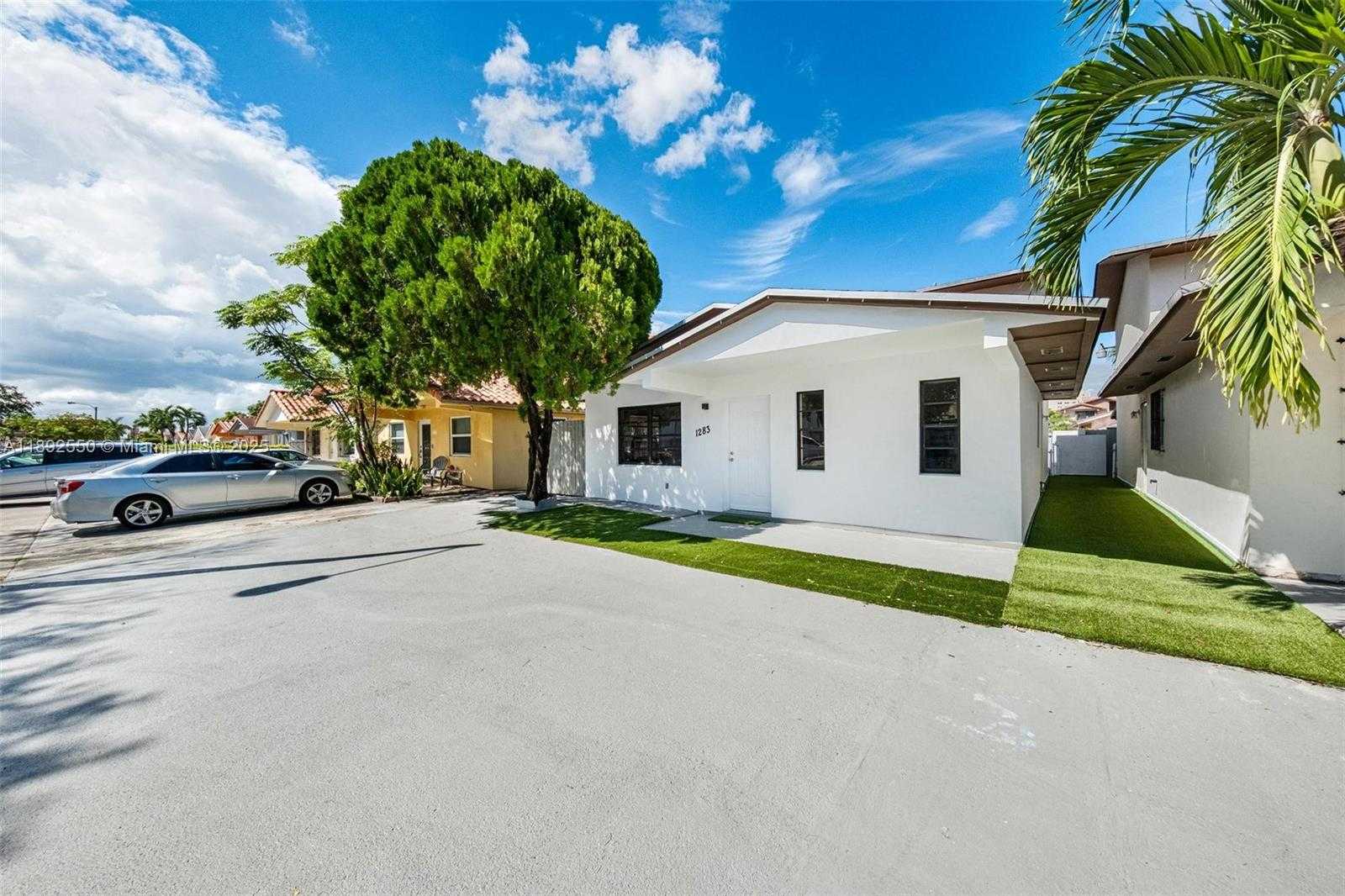 Small Image of 1283 WEST 42ND ST, Hialeah Number 2