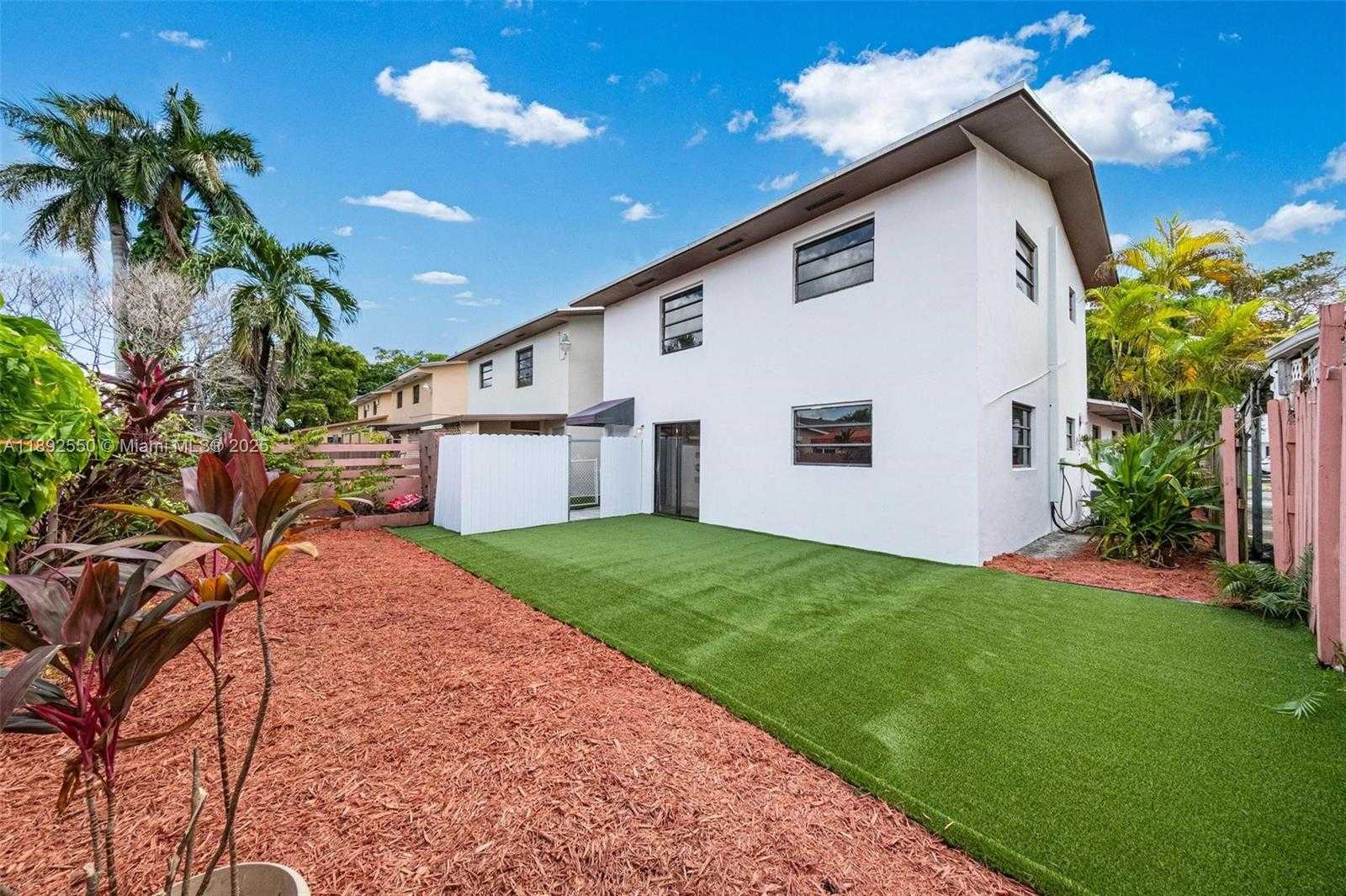 Small Image of 1283 WEST 42ND ST, Hialeah Number 21