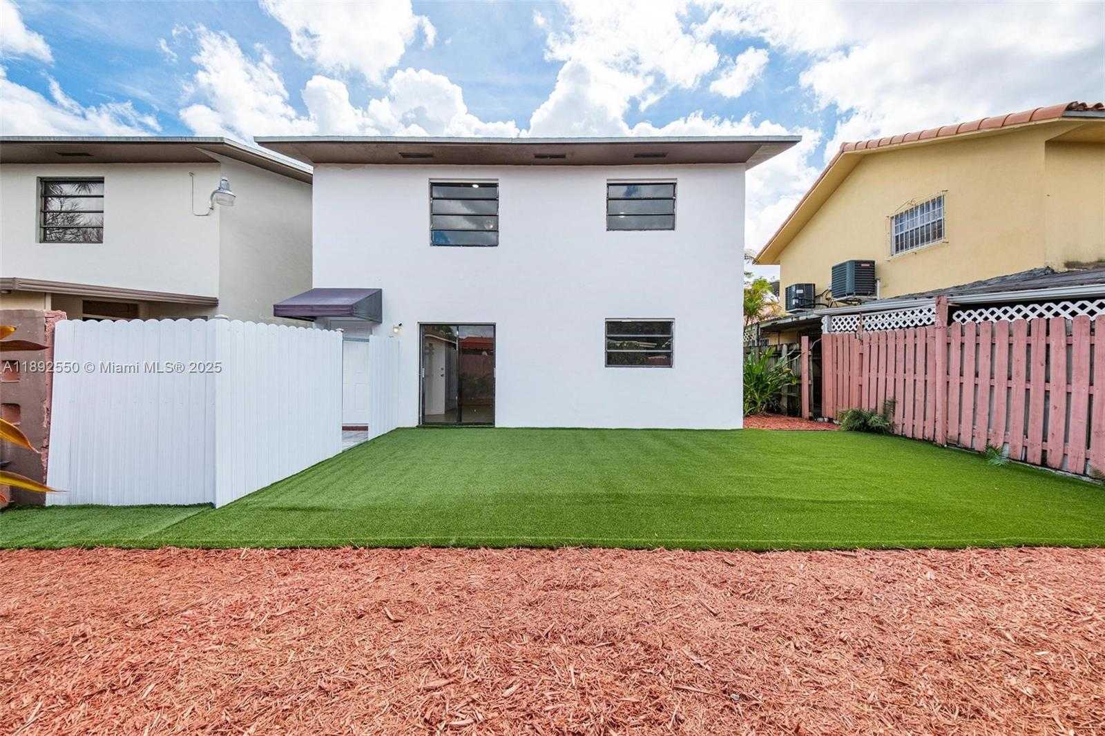 Small Image of 1283 WEST 42ND ST, Hialeah Number 22