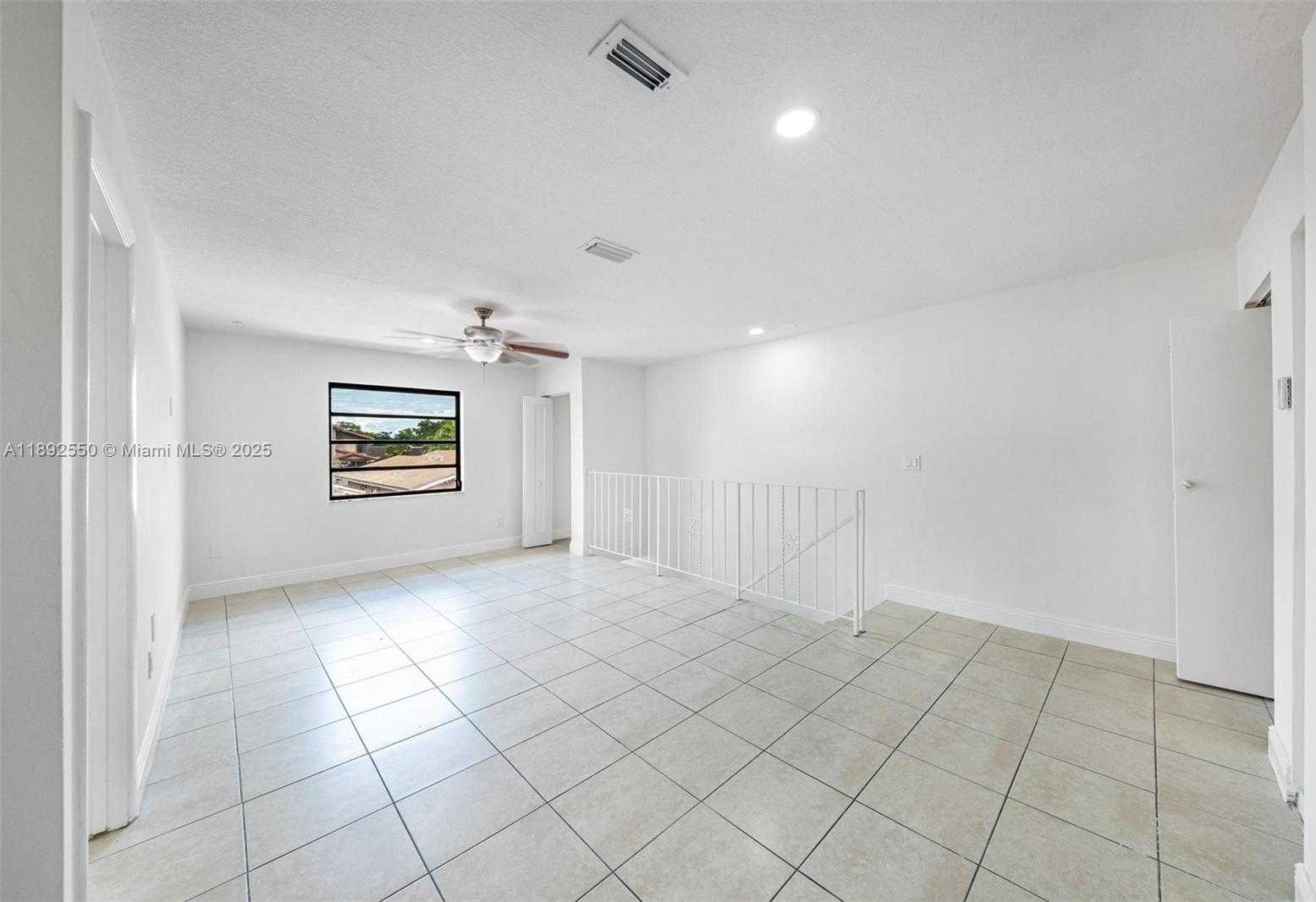 Small Image of 1283 WEST 42ND ST, Hialeah Number 34