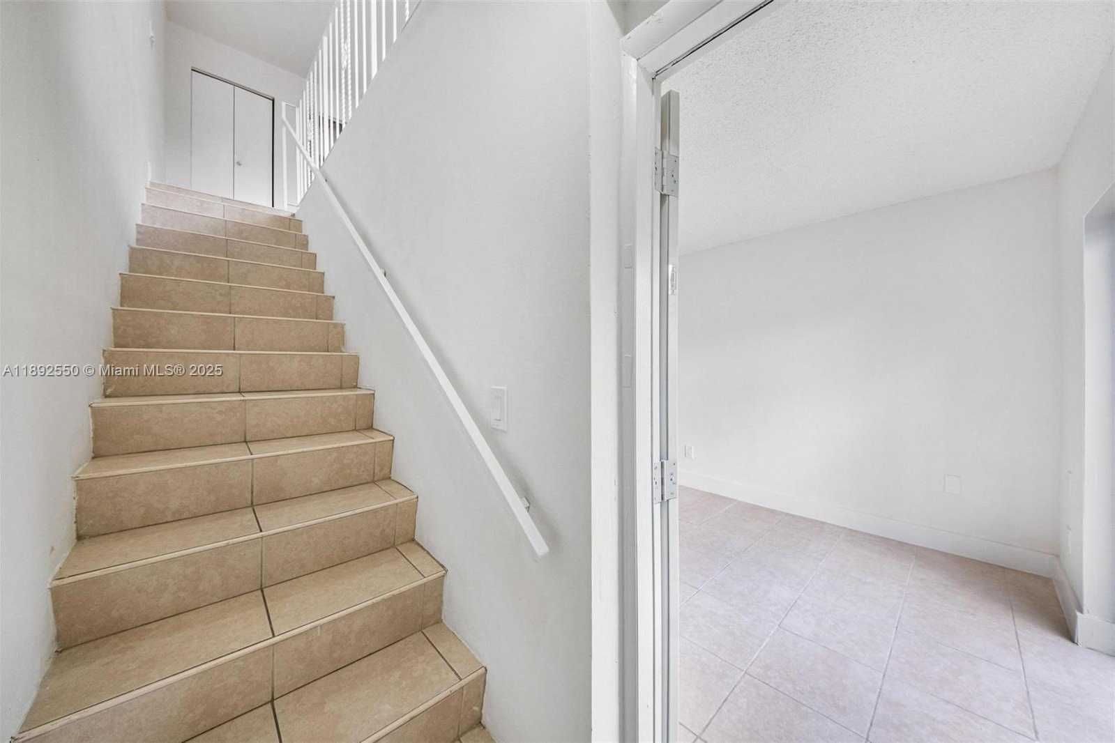 Small Image of 1283 WEST 42ND ST, Hialeah Number 35