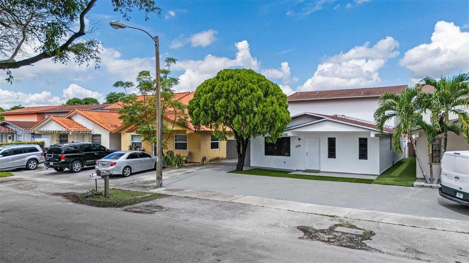 Small Image of 1283 WEST 42ND ST, Hialeah Number 47