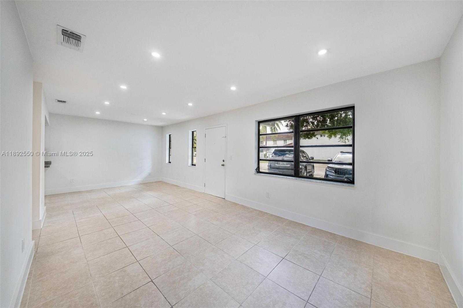 Small Image of 1283 WEST 42ND ST, Hialeah Number 7