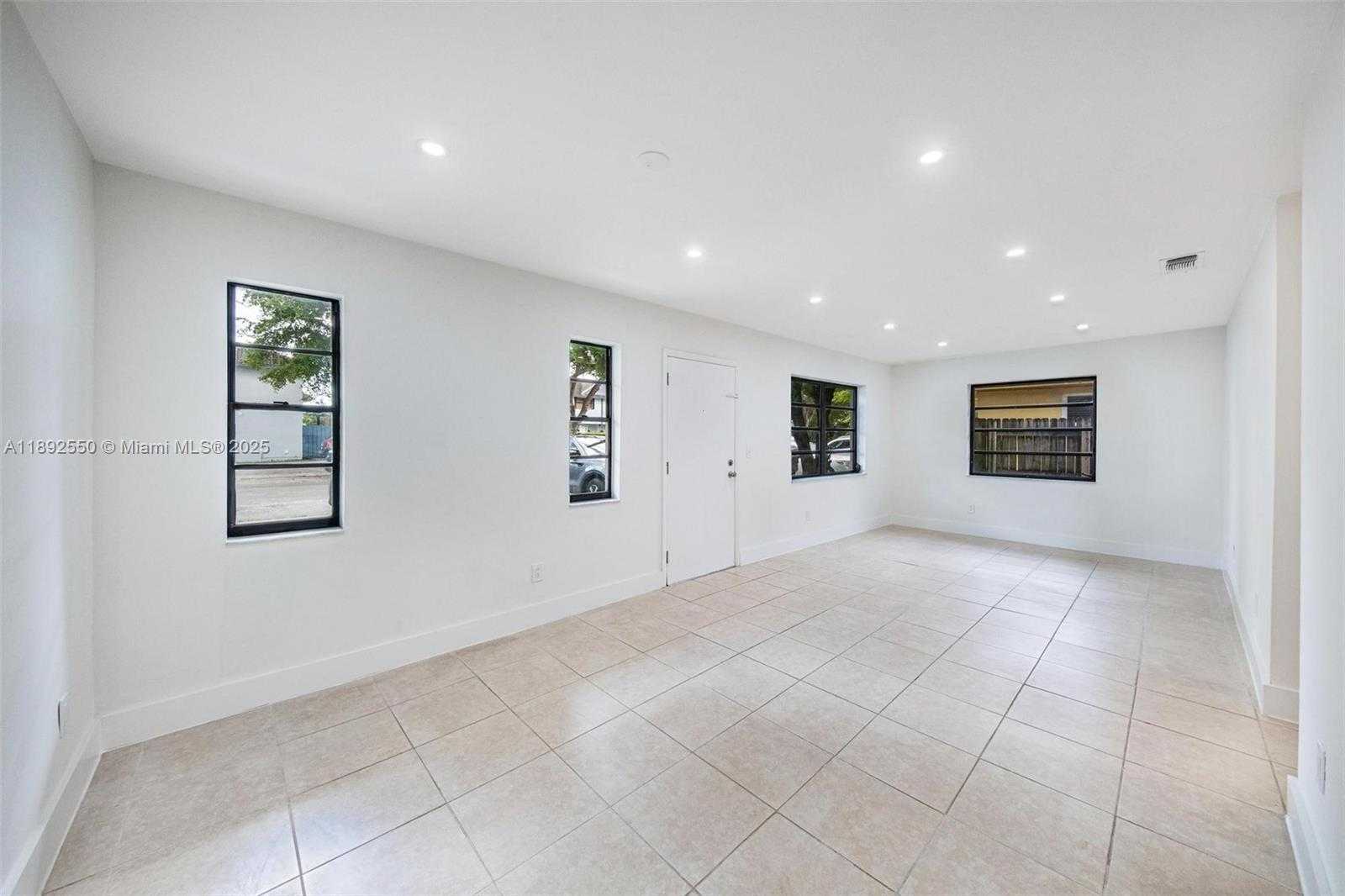 Small Image of 1283 WEST 42ND ST, Hialeah Number 9