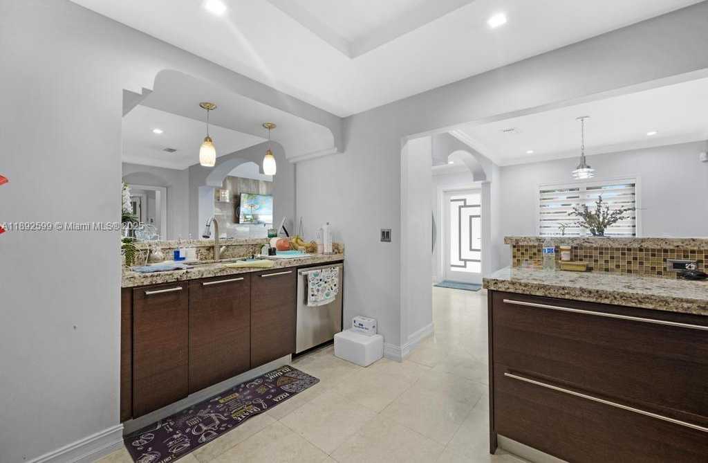 Small Image of 155 WEST 60TH ST, Hialeah Number 12