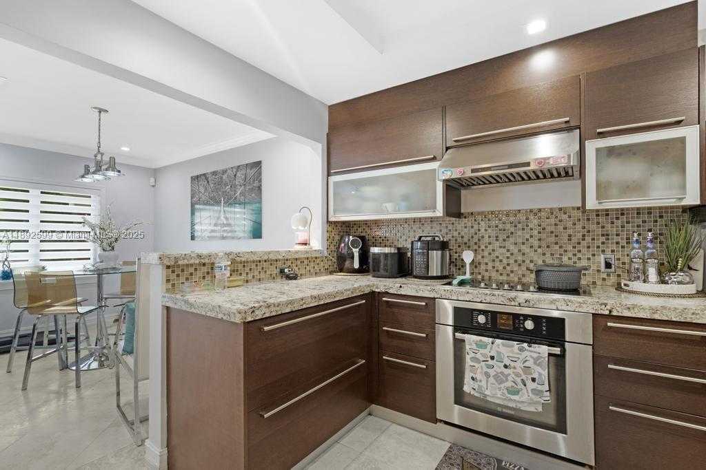 Small Image of 155 WEST 60TH ST, Hialeah Number 13
