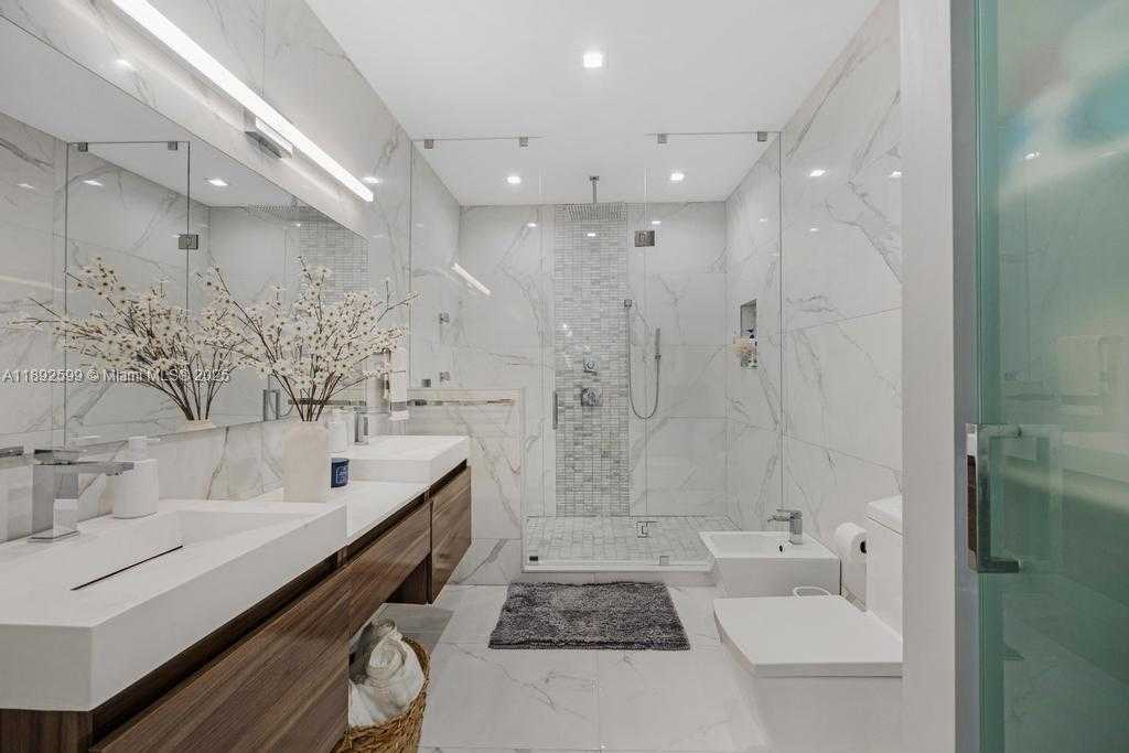 Small Image of 155 WEST 60TH ST, Hialeah Number 17