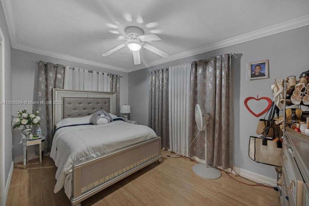 Small Image of 155 WEST 60TH ST, Hialeah Number 19