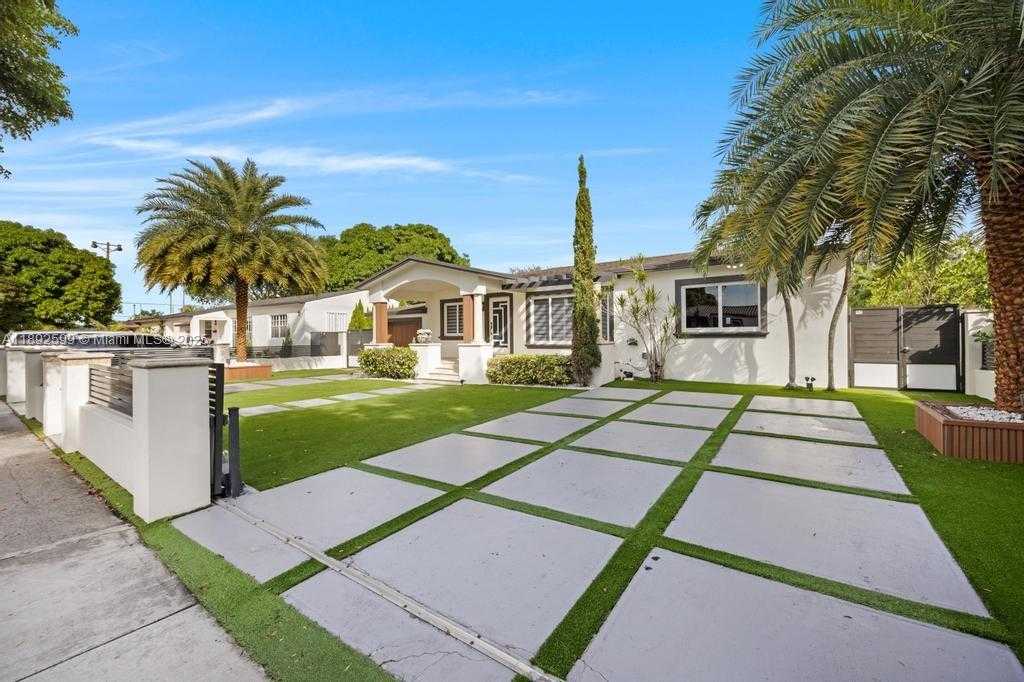 Small Image of 155 WEST 60TH ST, Hialeah Number 2